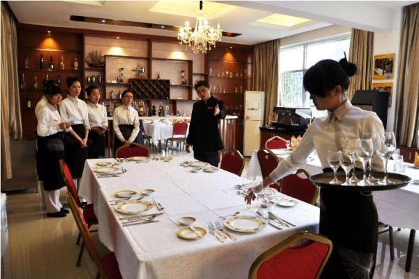酒店管理專業讀研，餐飲服務方向性價比幾何？